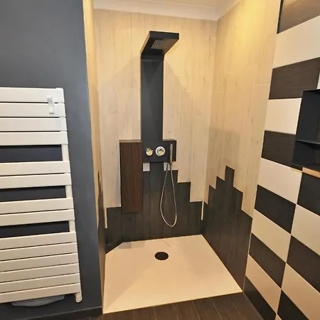3 Bedroom Awesome In La Seyne Sur