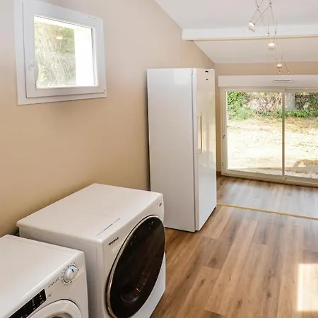 3 Bedroom Awesome In La Seyne Sur